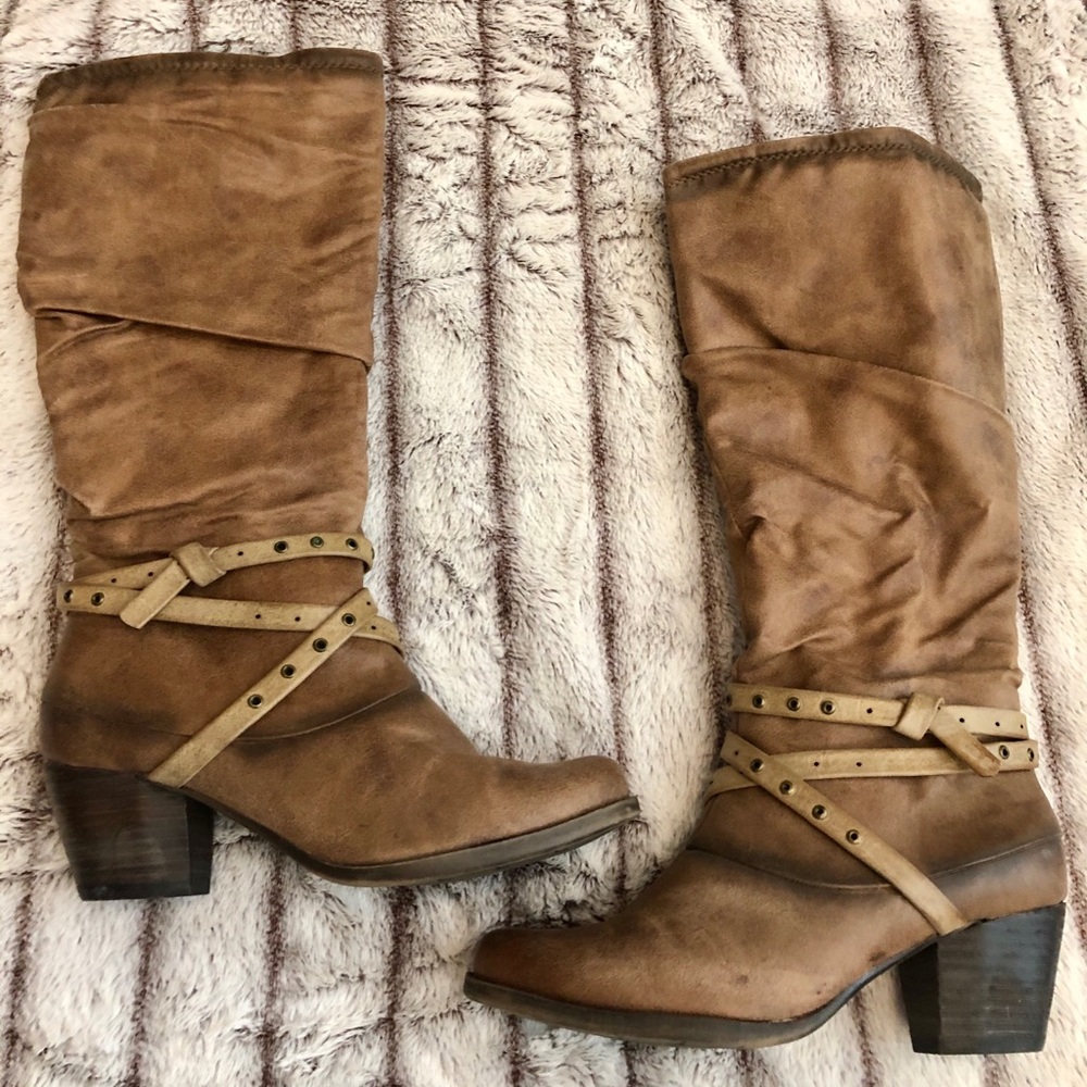 Size 7 Bare Traps knee high boots